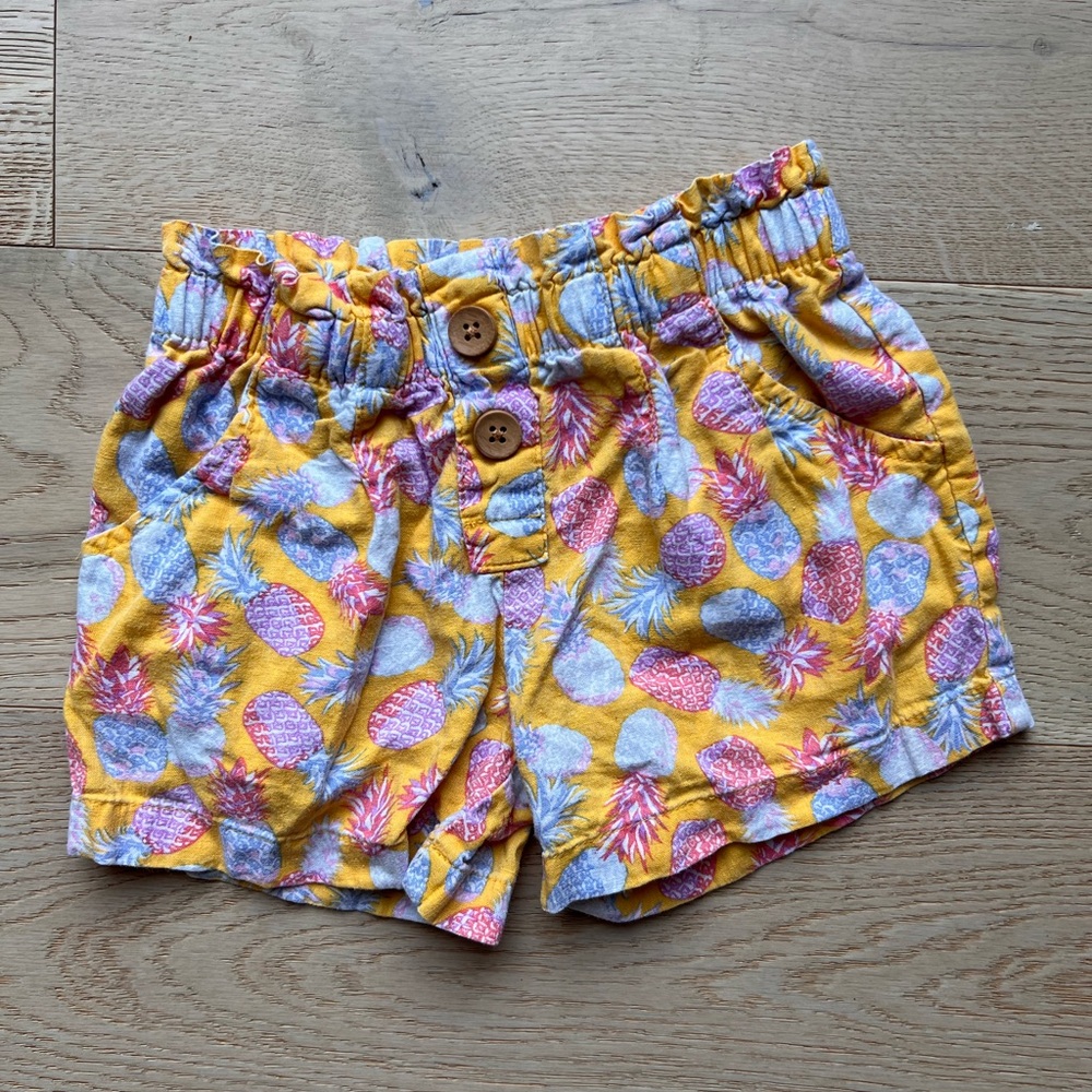 OshKosh B'gosh Girls 4 Colorful Pineapple Shorts Linen material Beach Summer